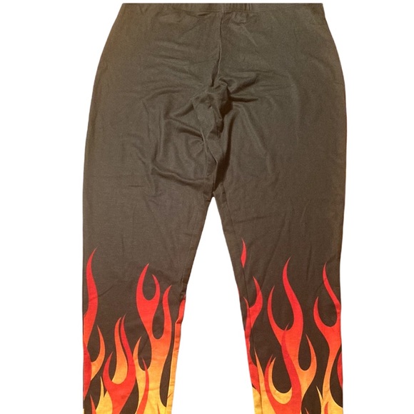 ⚜️Blackheart Flame Leggings! NWOT! - Picture 3 of 7